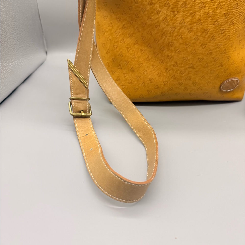 Vintage 1985 Liz Claiborne Drawstring Bucket Shoulder Bag Mustard/Yellow w/make - Picture 4 of 15
